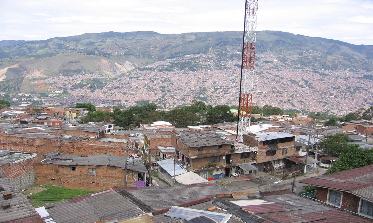 Limpieza de Alcantarillados en Doce de Octubre Medellín